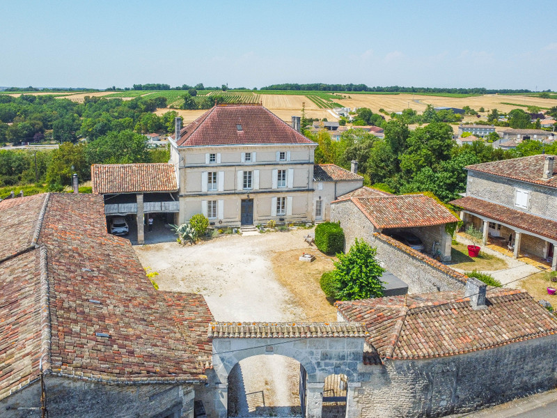 French property for sale in Asnières-sur-Nouère, Charente - €593,600 - photo 1