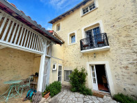 Propriété à vendre à La Rochefoucauld-en-Angoumois, Charente - 360 400 € - photo n°1