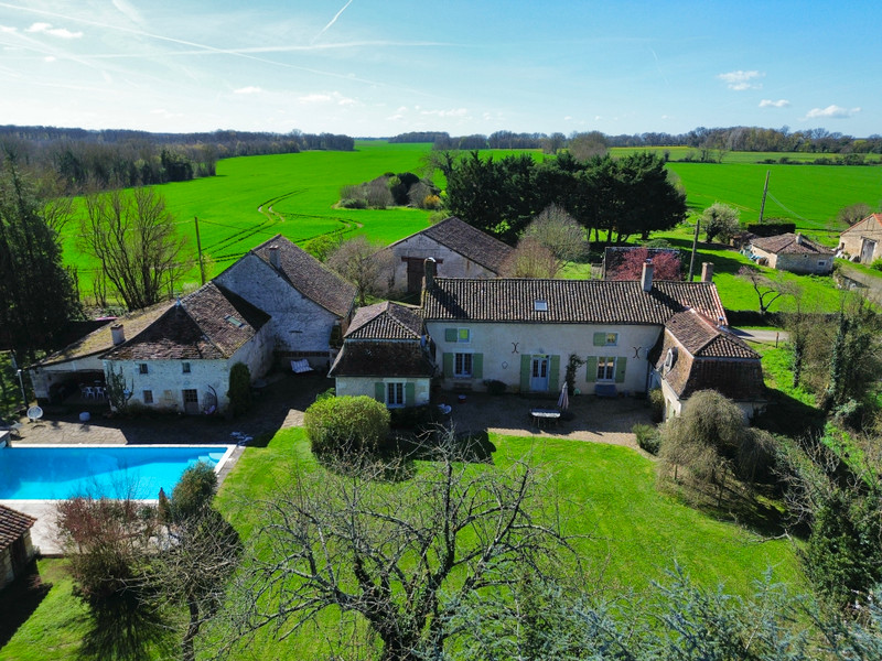Propriété à vendre à Saint-Savin, Vienne - 449 800 €