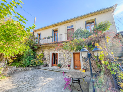 French property for sale in Neffiès, Hérault - €573,000 - photo 2