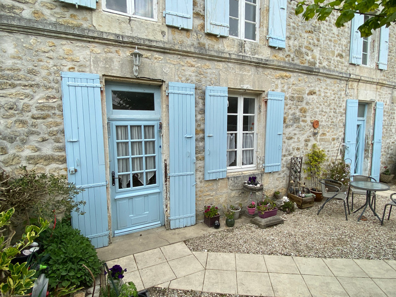 French property for sale in Saint-André-de-Lidon, Charente-Maritime - €186,300 - photo 2