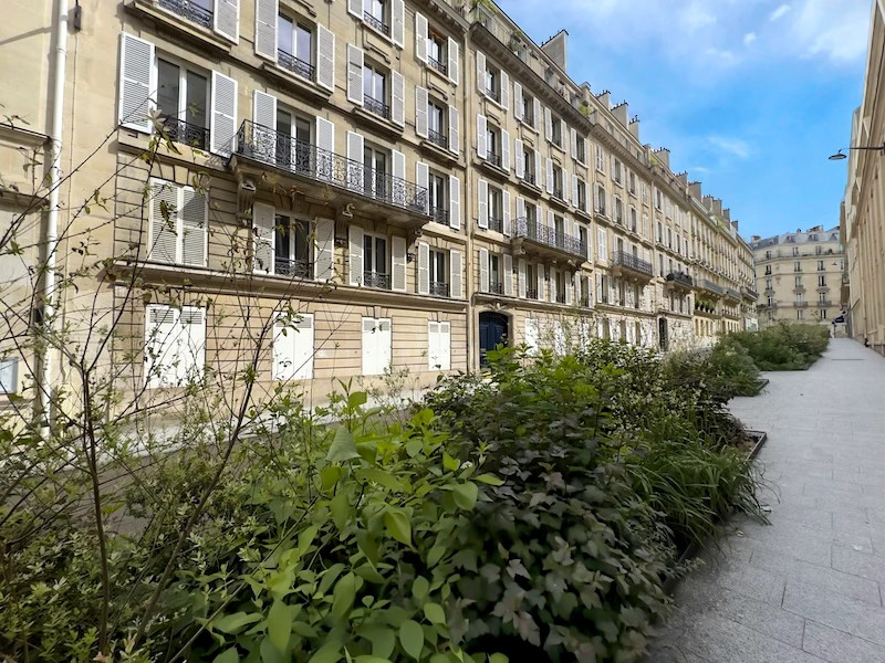French property for sale in Paris 8e Arrondissement, Paris - €813,000 - photo 1