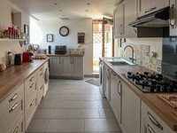 Maison à vendre à Nanteuil-en-Vallée, Charente - 179.950 € - photo 5