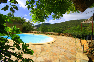 Maison à vendre à Ferrières-Poussarou, Hérault, Languedoc-Roussillon, avec Leggett Immobilier