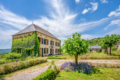 French property for sale in Villapourçon, Nièvre - €495,000 - photo 1