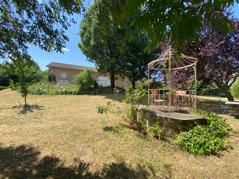 Propriété à vendre à Saint-Thomas-de-Conac, Charente-Maritime - 596 843 €