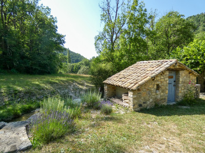French property for sale in Verclause, Drôme - €355,000 - photo 4