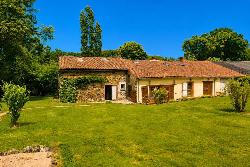 French property for sale in Val-d'Oire-et-Gartempe, Haute-Vienne - €141,700 - photo 2