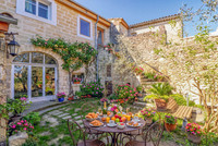 Propriété à vendre à Aigues-Vives, Gard - 406 000 € - photo n°1