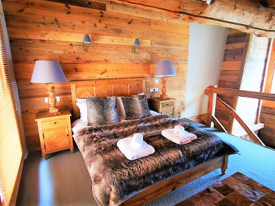 Chalet Sainte Foy. 4 apartments with 10 bedrooms, 6 bathrooms, 4 living rooms, 4 kitchens, garage spaces
