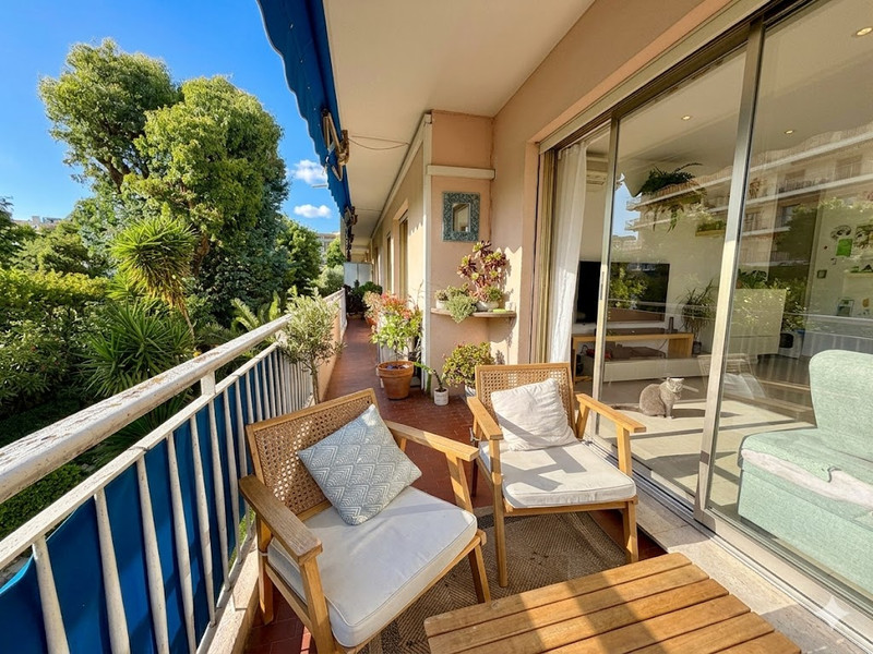 French property for sale in Antibes, Alpes-Maritimes - €429,000 - photo 2