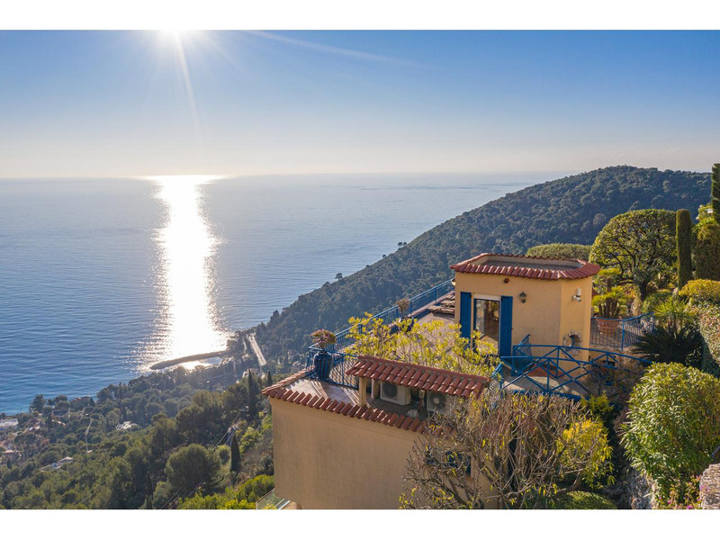 French property for sale in Èze, Alpes-Maritimes - €3,500,000 - photo 2