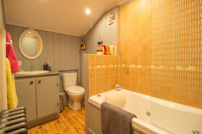 Ski property for sale in Meribel - €685,000 - photo 8