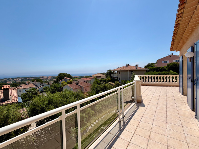 French property for sale in Fréjus, Var - €1,100,000 - photo 2