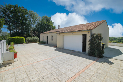 Maison à vendre à Vouvant, Vendée, Pays de la Loire, avec Leggett Immobilier