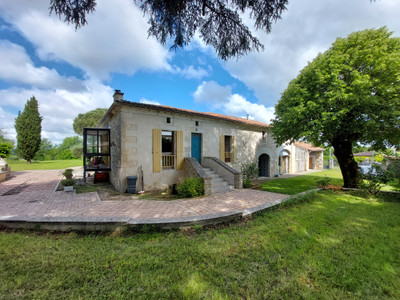 Maison à vendre à Chadurie, Charente, Poitou-Charentes, avec Leggett Immobilier