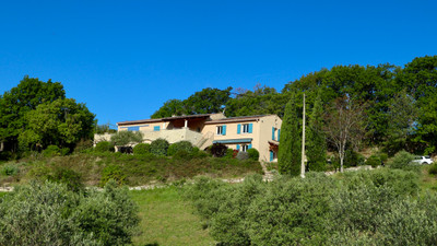 Provence: Stunning Grand Villa with indoor-pool, 4 + 2 bedrooms and stunning views, wheelchair-friendly