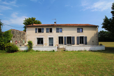 French property for sale in Néré, Charente-Maritime - €194,400 - photo 7