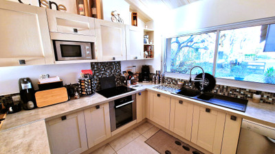 French property for sale in Ménesplet, Dordogne - €549,999 - photo 3