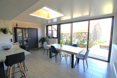 Maison à vendre à La Châtaigneraie, Vendée, Pays de la Loire, avec Leggett Immobilier