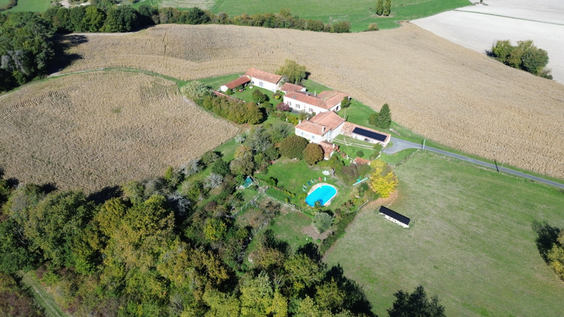 French property for sale in Ronsenac, Charente - €787,500 - photo 13