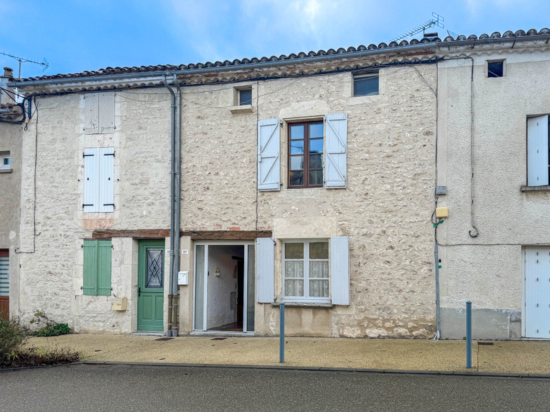 French property for sale in Castelnau Montratier-Sainte Alauzie, Lot - €139,500 - photo 9