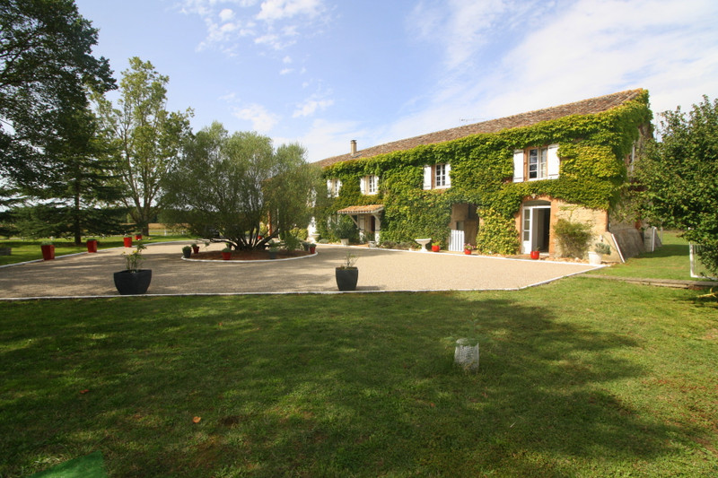 French property for sale in Graulhet, Tarn - &#8364;630,000 - photo 2