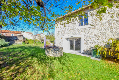 Stunning family home & gite and/or successful all year B&B & gite business. Swimming pool and secure grounds