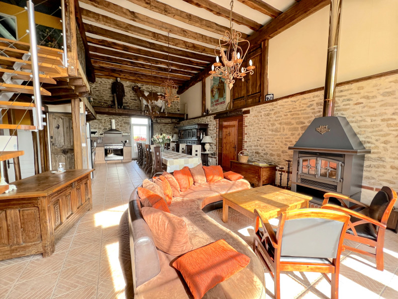 French property for sale in Guéret, Creuse - €631,578 - photo 2
