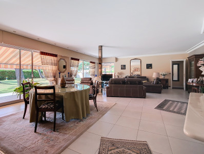 French property for sale in La Teste-de-Buch, Gironde - €990,000 - photo 2