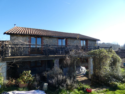 Maison à vendre à Teyjat, Dordogne, Aquitaine, avec Leggett Immobilier