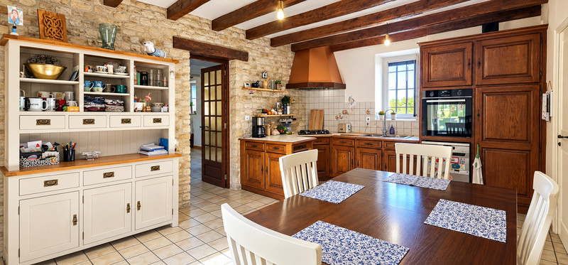 French property for sale in Saint-Pompain, Deux-Sèvres - €280,000 - photo 3