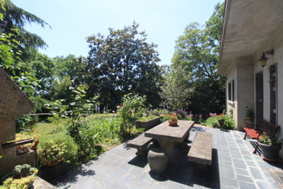 French property for sale in Saint-Savin, Vienne - €162,000 - photo 2