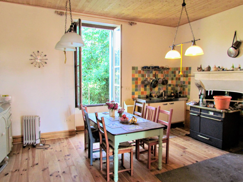 French property for sale in Asnières-sur-Blour, Vienne - &#8364;172,800 - photo 2