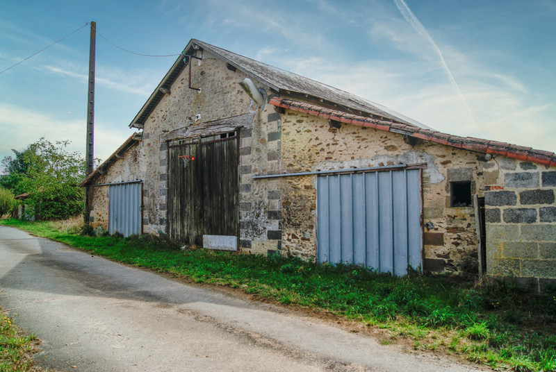 French property for sale in Saint-Martin-du-Fouilloux, Deux-Sèvres - &#8364;136,250 - photo 10