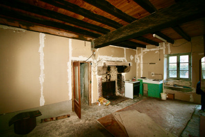 French property for sale in Écuras, Charente - €21,600 - photo 2
