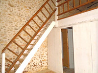 Maison à vendre à Benest, Charente - 27 000 € - photo 8