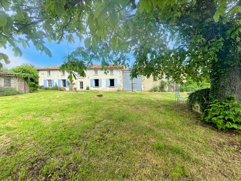 French property for sale in Léoville, Charente-Maritime - €103,500 - photo 0