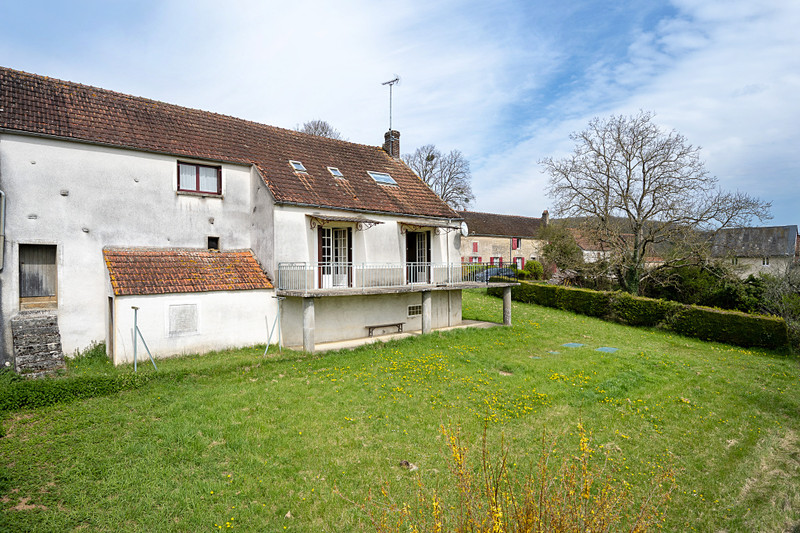 French property for sale in Chamoux, Yonne - €120,000 - photo 1