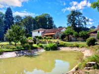 Propriété à vendre à Terres-de-Haute-Charente, Charente - 260 000 € - photo n°2