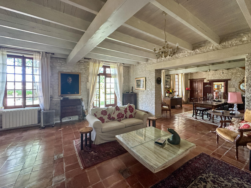 French property for sale in Bresdon, Charente-Maritime - €395,000 - photo 4