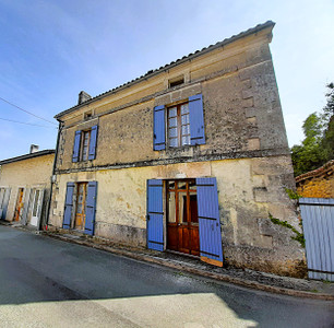 Maison à vendre à Champagne-et-Fontaine, Dordogne, Aquitaine, avec Leggett Immobilier
