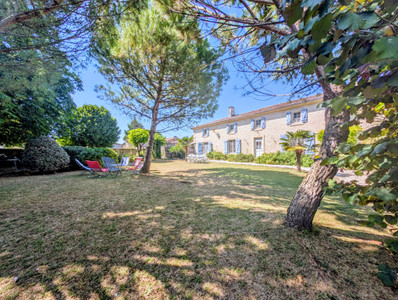 French property for sale in Theil-Rabier, Charente - €326,000 - photo 1