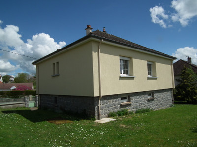 French property for sale in Auzances, Creuse - €129,900 - photo 3