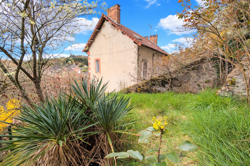 French property for sale in Aubusson, Creuse - €130,800 - photo 1