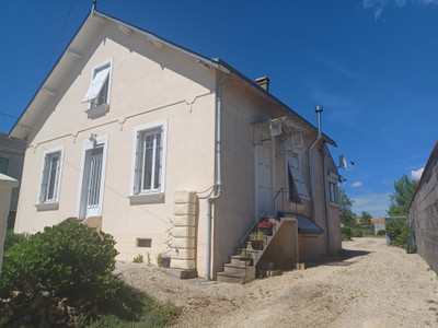 Maison à vendre à Ménigoute, Deux-Sèvres, Poitou-Charentes, avec Leggett Immobilier