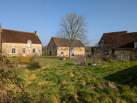 Maison à vendre à Rémalard en Perche, Orne - 298.000 € - photo 1