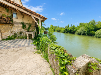 French property for sale in Saint-Savinien, Charente-Maritime - €278,200 - photo 9