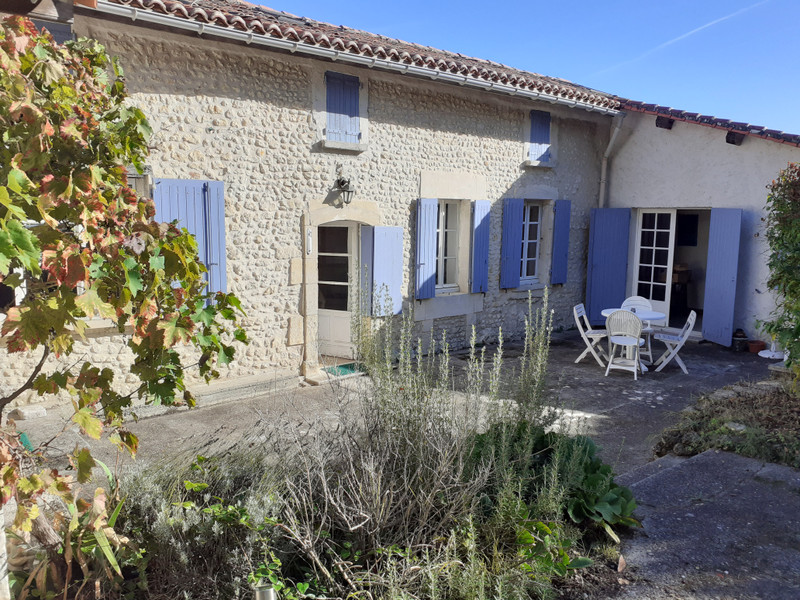 French property for sale in Bran, Charente-Maritime - &#8364;224,700 - photo 2