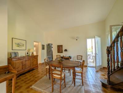 French property for sale in Vaison-la-Romaine, Vaucluse - €440,000 - photo 4